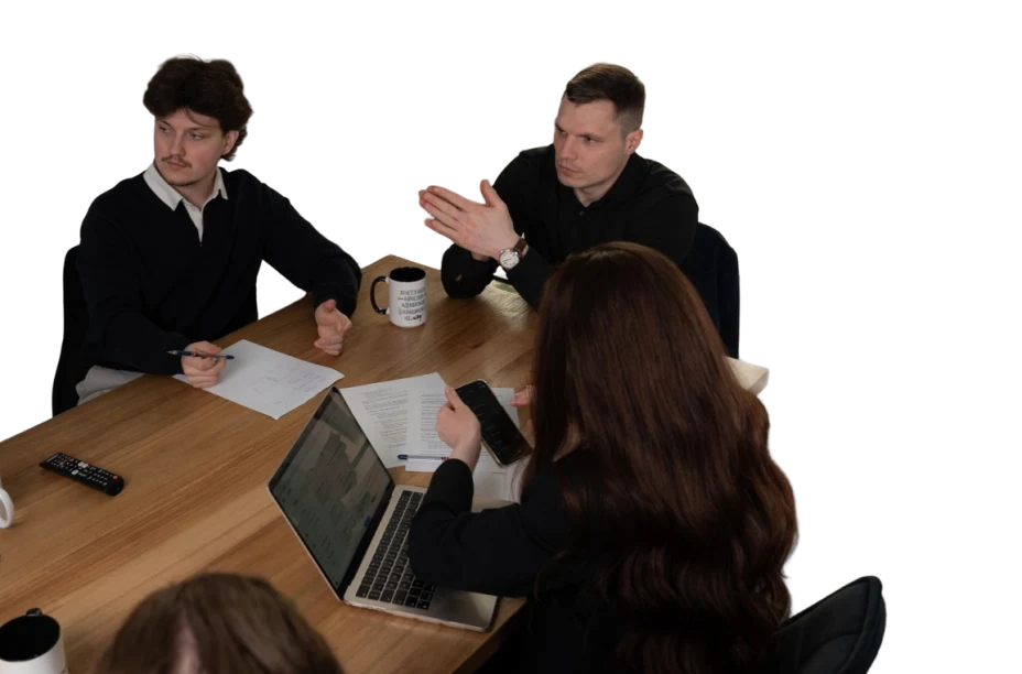 WD Market specialists in discussion